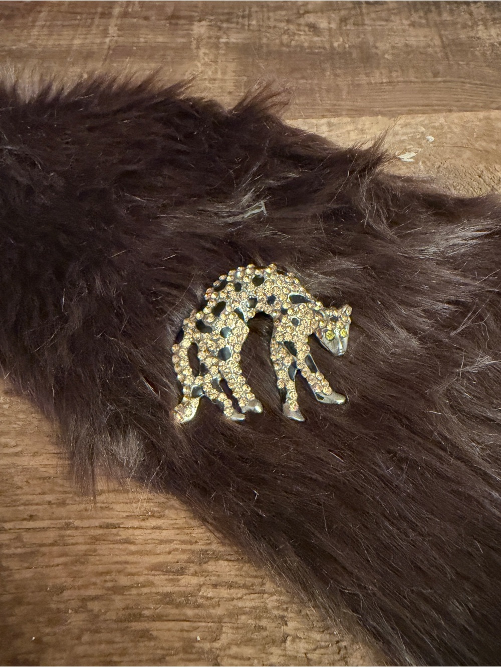 Vintage Gold Tone Arched Leopard Brooch Topaz Rhinestone Pave Black Spots Pin 2"